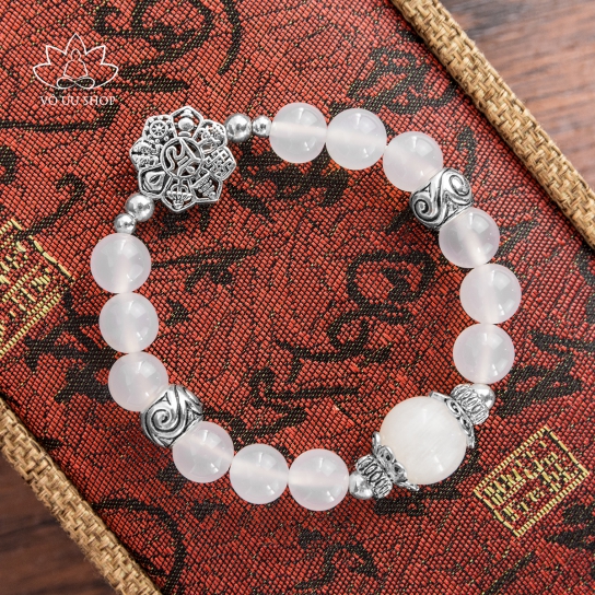 Vòng tay đá bạch ngọc charm hoa mandala khắc LTMC