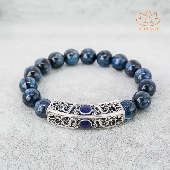 Vòng tay đá kyanite 12mm charm vân mây