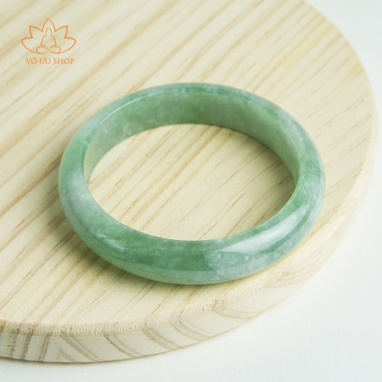 Vòng tay nguyên khối Cẩm Thạch Thanh Nhu Jadeite Miến Điện cao cấp loại A